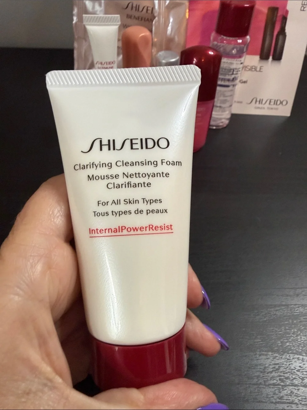 Shiseido Next Stop Ginza Cosmetic Pouch with Samples